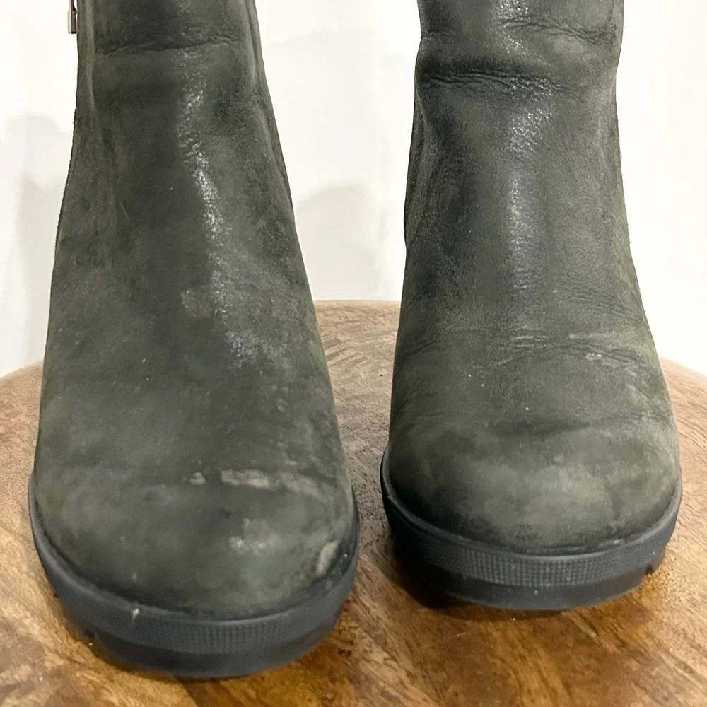 Sorel Joan of Arctic‎ Wedge II Zip Distressed Leather Bootie Dark Green 6